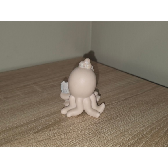 Precious Moments Octopus with Fish Porcelain Figurine 1992 Peach 527769 - Picture 3 of 6